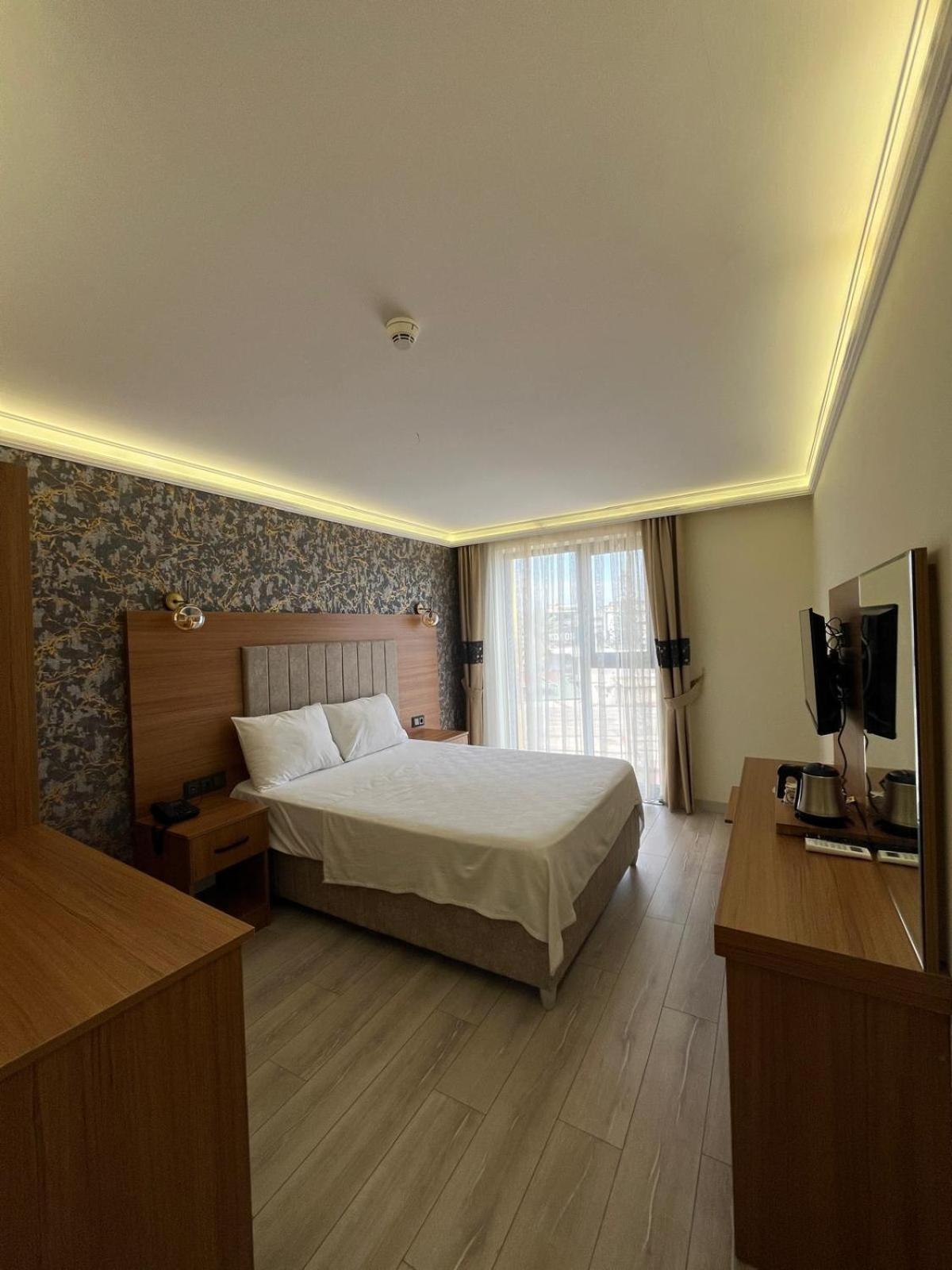 Golden Lux Hotel Анталья Экстерьер фото