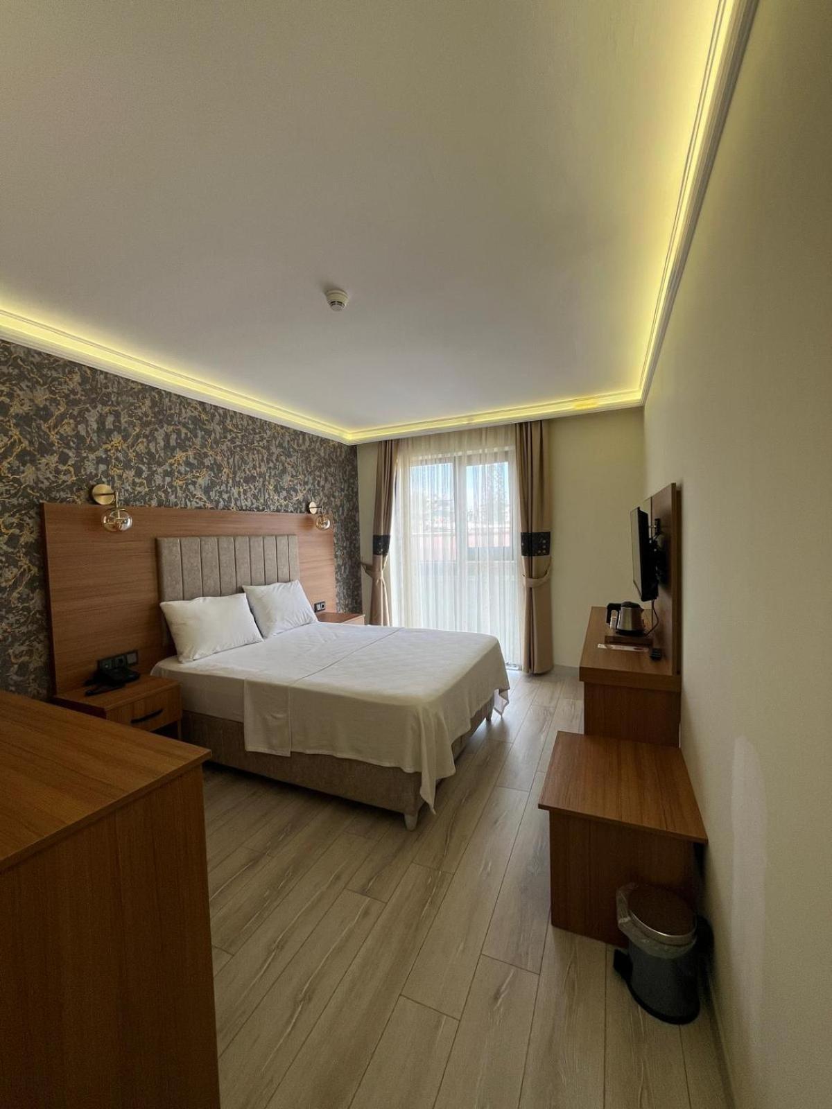Golden Lux Hotel Анталья Экстерьер фото
